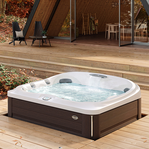 What&rsquo;s the difference between a portable and an in-ground hot tub?
