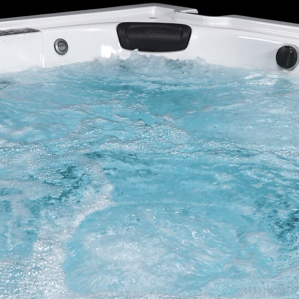 Your Comprehensive Buying Guide to Hot Tubs